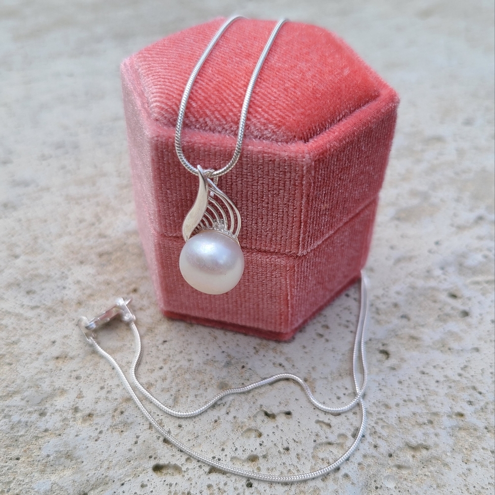Natural White Freshwater Pearl Sterling Pendant and Chain